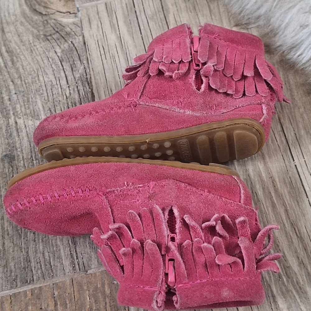 Minnetonka Toddler Pink Fringe Boots Suede Moccasin Ankle Boots Size 5